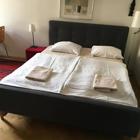 Apartment Cosy Near Florenc In *