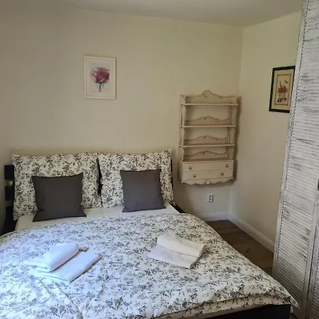 Airport Homestay Prague