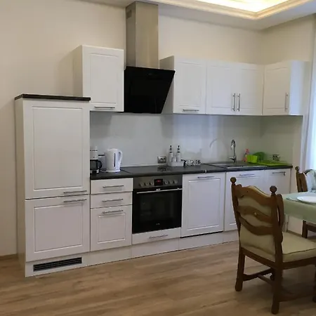 Diplomat Homestay *