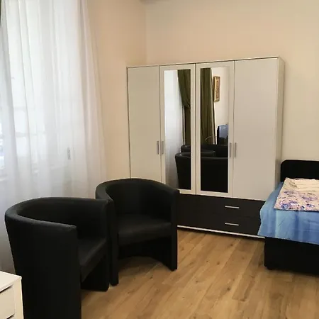 Homestay Diplomat