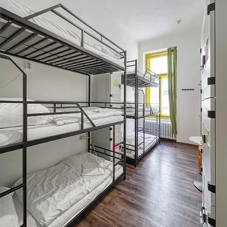 Orange Hostel *