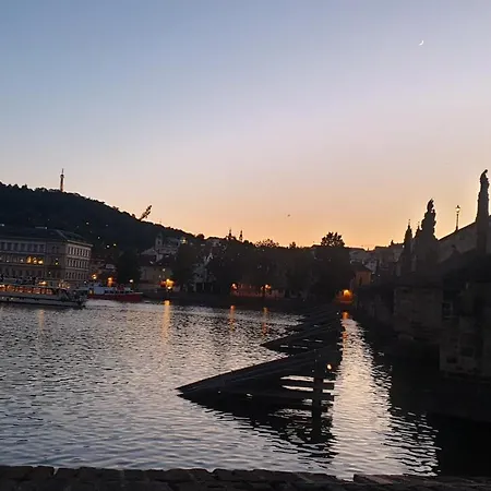 Laxmi Happy Home In Prague Prag