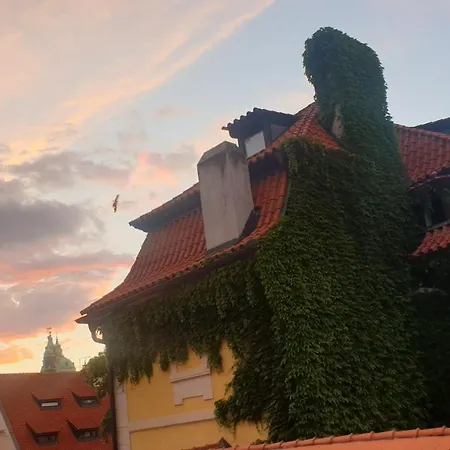 Laxmi Happy Home In Prague