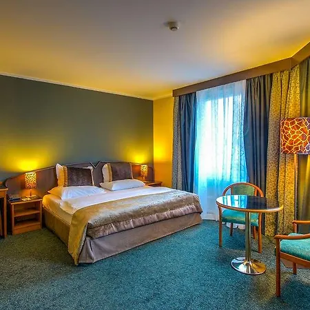 Plaza - Czech Leading Otel 4*