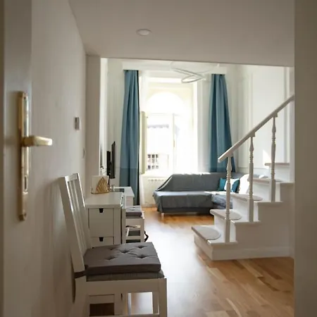 Live With A Fantastic View In The Center Apartment