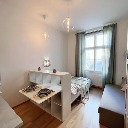 Apartment Tyrsova Design *