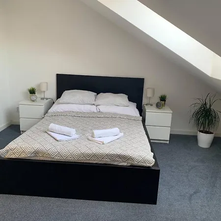 Little Tom Apartment