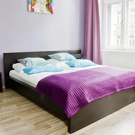 Royal Court Legerova Prag