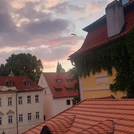 Apartment Laxmi Happy Home In Prague