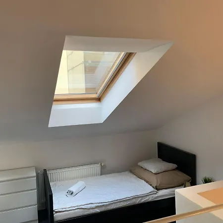 Little Tom Apartment *