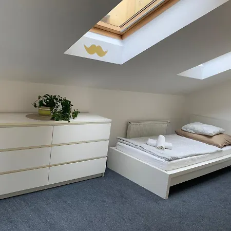 Little Tom Apartment