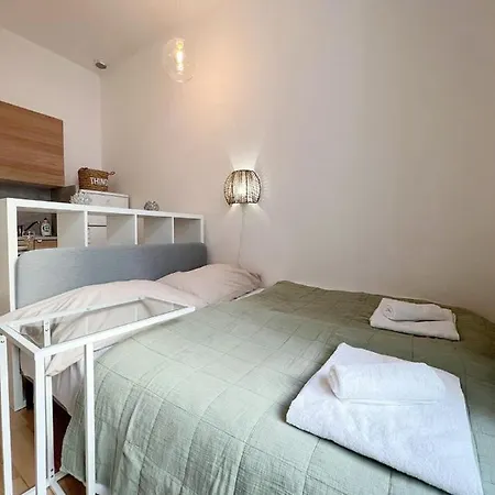 Apartment Tyrsova Design *
