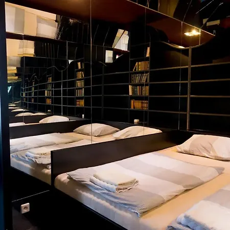 Aparthotel Light 2*