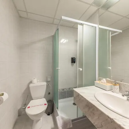 Carl Restaurant&free Parking 4*