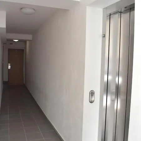 New Rooftop With Private Wellness, Sauna & Whirlpool Bath Apartmán Praha