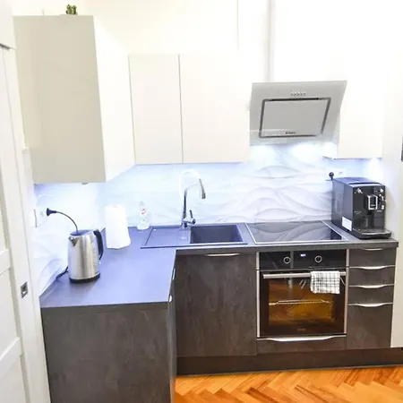 Brandly New Andel Apartment *