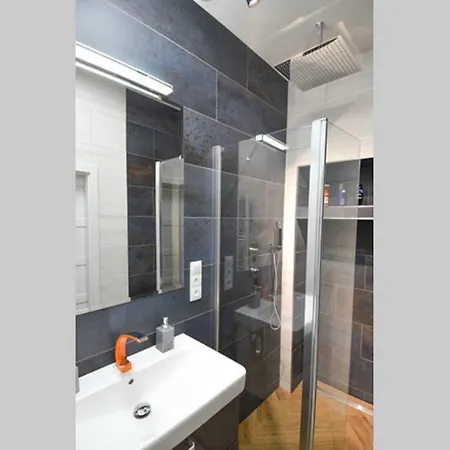 Brandly New Andel Apartment *