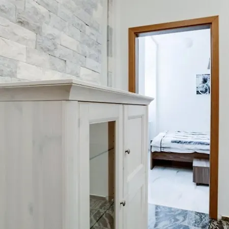 Luxury & Quiet Charming 2bds Near River - Nek2nd * Prague