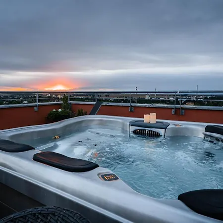 Penthouse Letnanske Zahrady Apartment