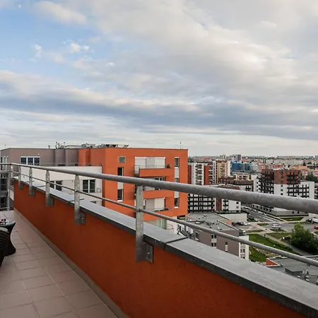 Penthouse Letnanske Zahrady Apartment *