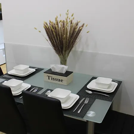 Apartment Lyly - Modern Apartment, Free Parking, Near The Metro Prague