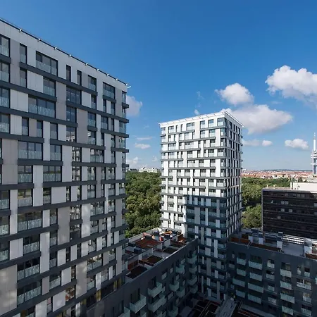 Apartment At Garden Towers Prague