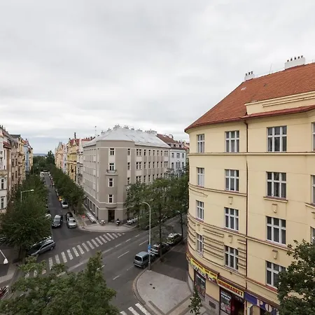 Lampi 2* Prague