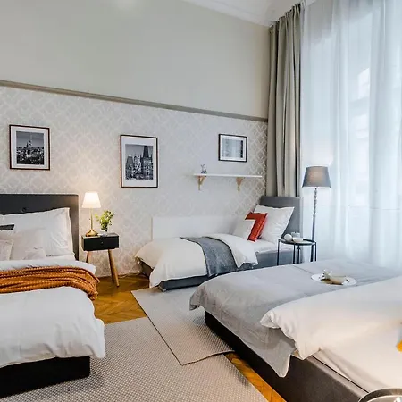Modern And Huge Apts In Center By Michal&friends Apartment
