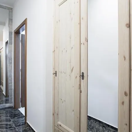 Luxury & Quiet Charming 2bds Near River - Nek2nd * Praga