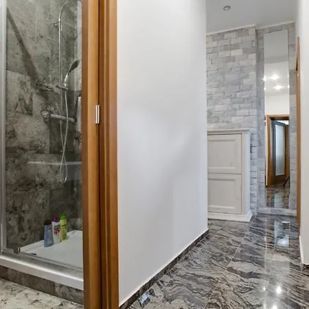 Luxury & Quiet Charming 2bds Near River - Nek2nd Prague