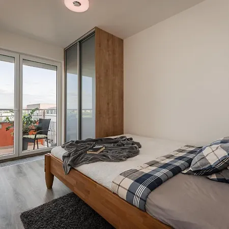 Penthouse Letnanske Zahrady Prague