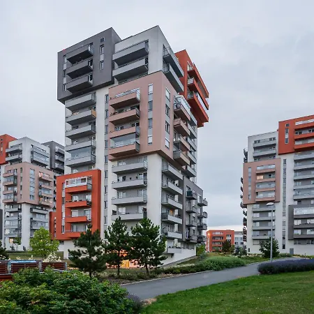 Penthouse Letnanske Zahrady Apartment *