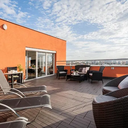 Penthouse Letnanske Zahrady Prague