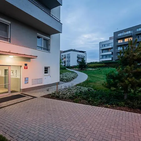 Penthouse Letnanske Zahrady Apartment *