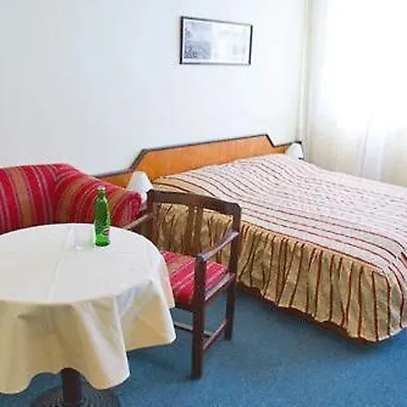 Henry Hotel