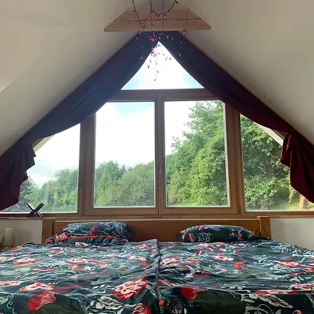 Cosy Family House With Garden, 12 Min From The Center
