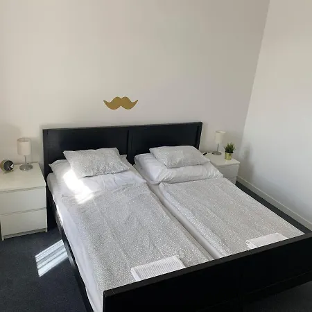 Little Tom Apartment