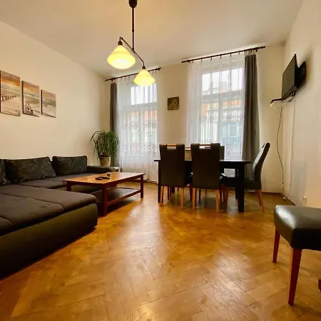 Spacious Cozy In Centre