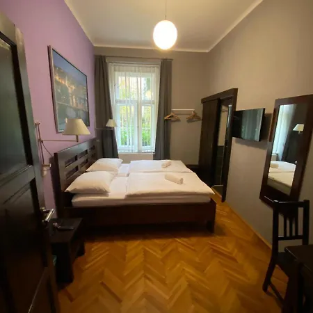 Central Station Studios Hotell 3*