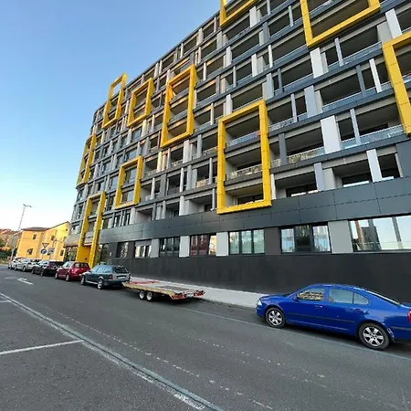 Vit - Free Parking - O2 Arena Prague