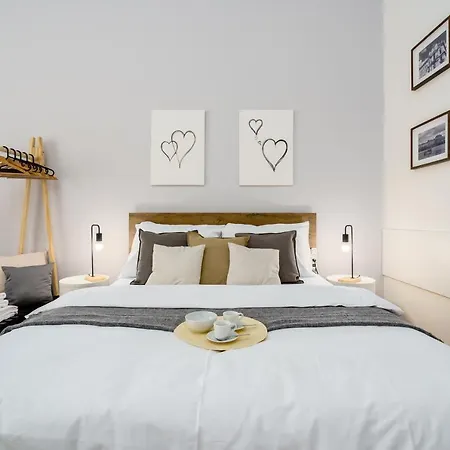 Modern And Huge Apts In Center By Michal&friends *