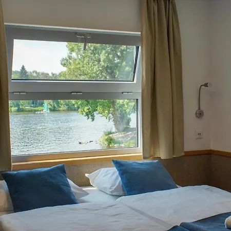 Racek Botel 3*