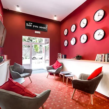 Revelton Aparthotel