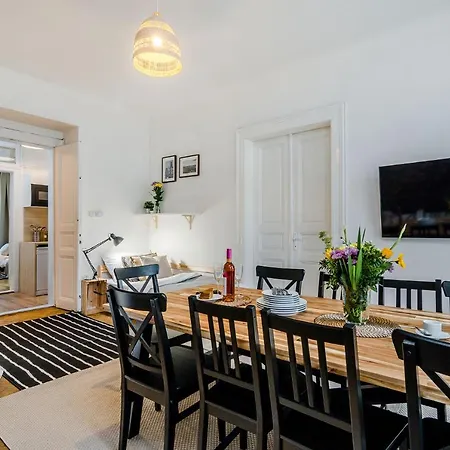 Apartament Spacious Apt In Center By Michal&friends Praga