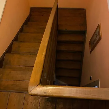 Old Summer House With Renovated Bathroom Prague