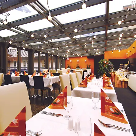 Ea Crystal Palace Hotel 4*