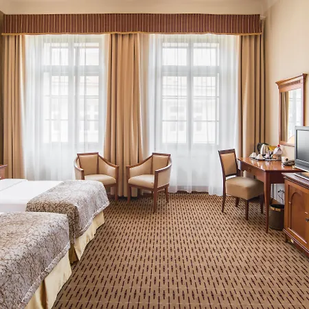 Majestic Plaza Hotel 4*