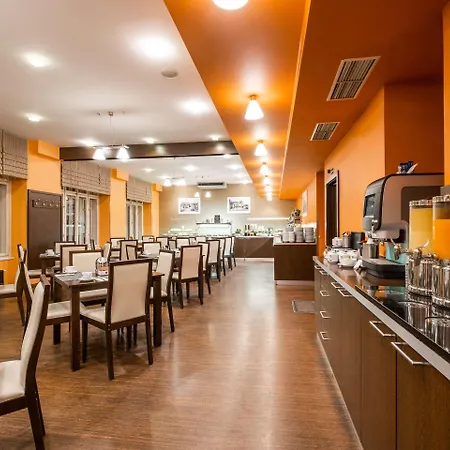 Hotel Clarion Old Town 4*