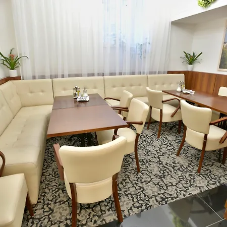 Hotel Royal Plaza Prague