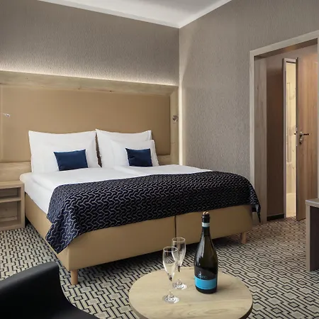 Astoria 4*